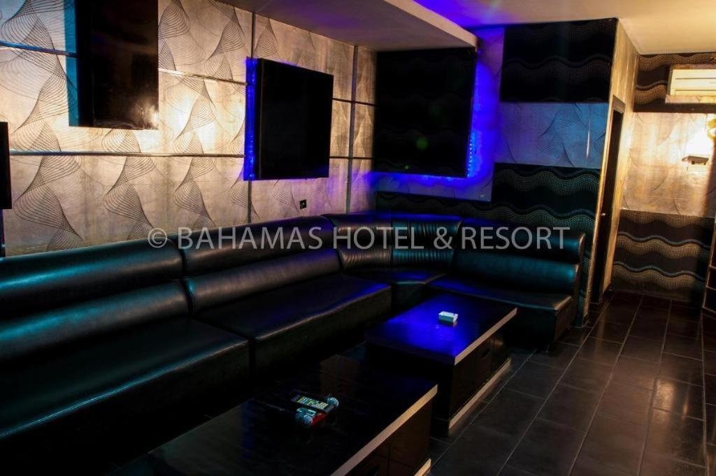 Bahamas Hotel & Resort Tanjung Pandan Eksteriør bilde
