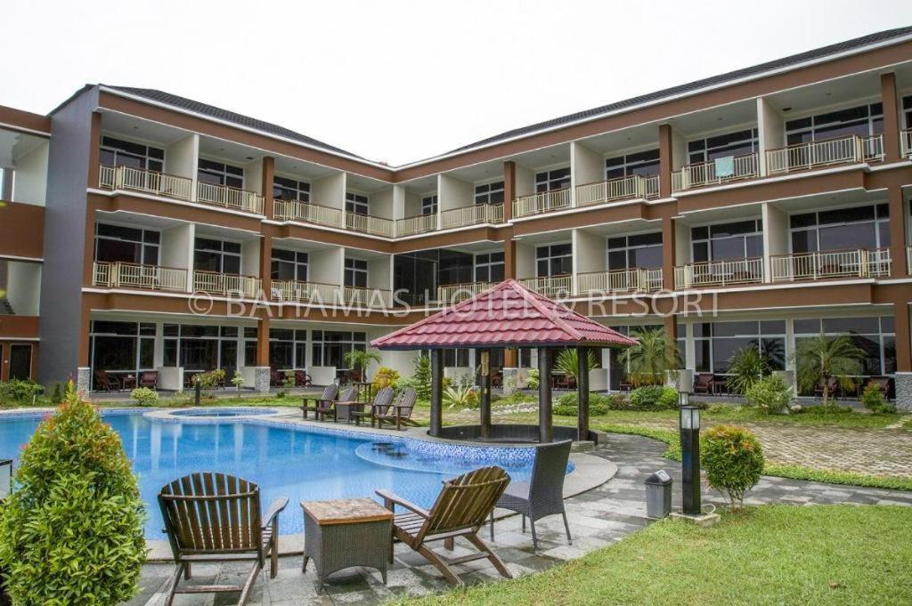 Bahamas Hotel & Resort Tanjung Pandan Eksteriør bilde
