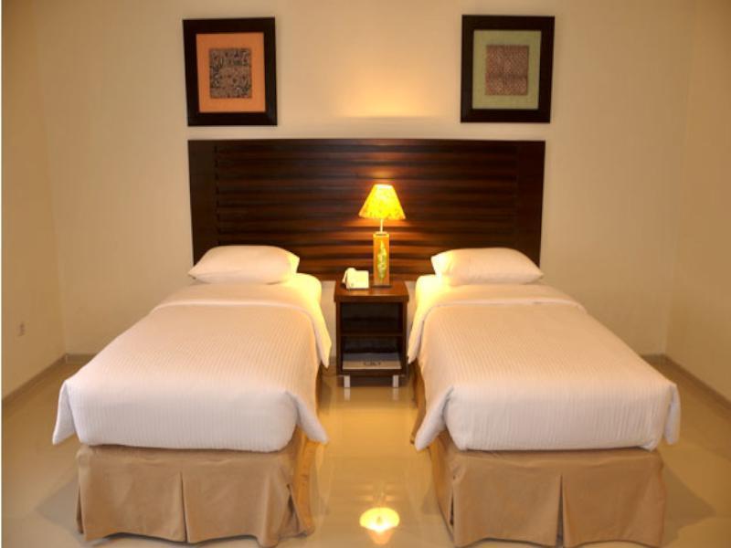 Bahamas Hotel & Resort Tanjung Pandan Eksteriør bilde