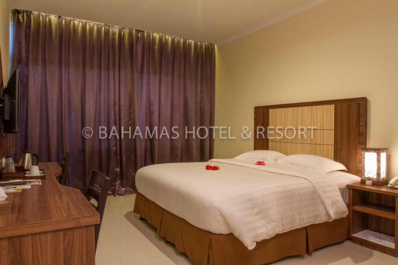 Bahamas Hotel & Resort Tanjung Pandan Eksteriør bilde