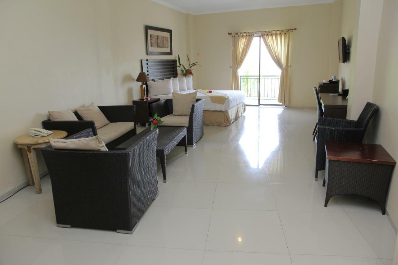 Bahamas Hotel & Resort Tanjung Pandan Eksteriør bilde
