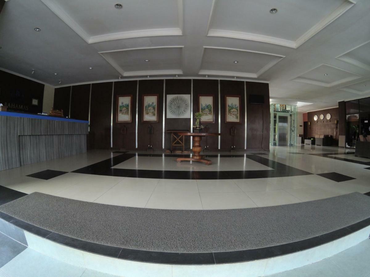 Bahamas Hotel & Resort Tanjung Pandan Eksteriør bilde