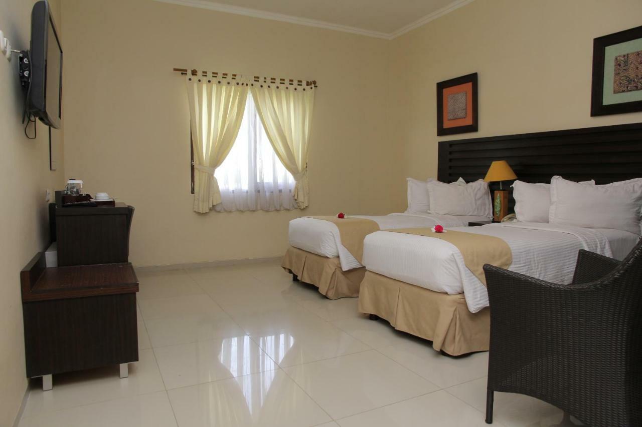 Bahamas Hotel & Resort Tanjung Pandan Eksteriør bilde